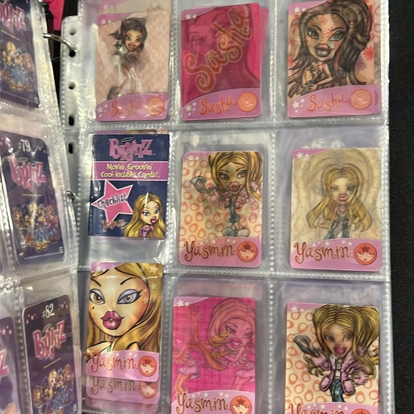 Bratz binder with cards #2 - Picture 6 of 11